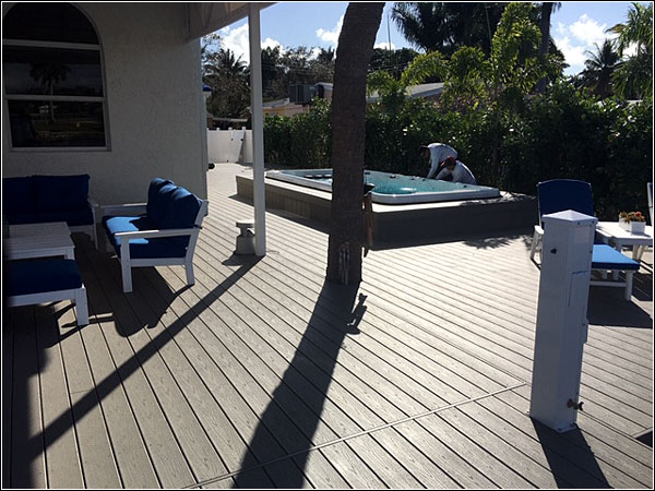 Custom deck by Morrison Contractors