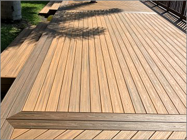 Custom deck by Morrison Contractors