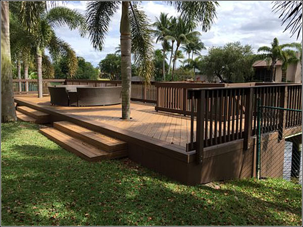 Custom deck by Morrison Contractors