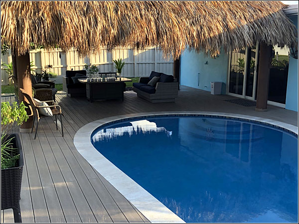 Custom deck by Morrison Contractors