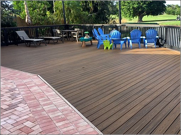Custom deck by Morrison Contractors