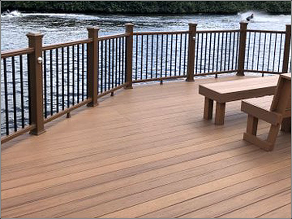 Custom deck by Morrison Contractors