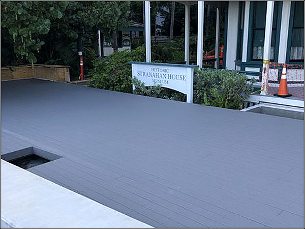 Custom deck by Morrison Contractors